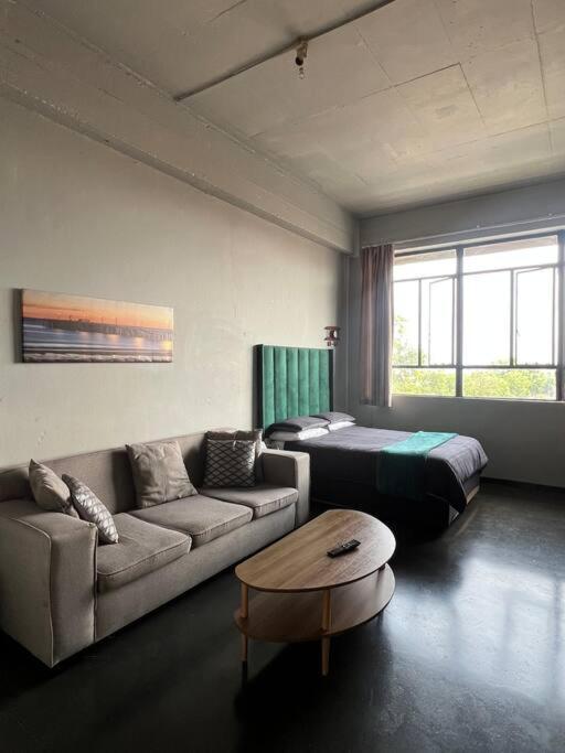 Homely And Warm Unit * Johannesburg