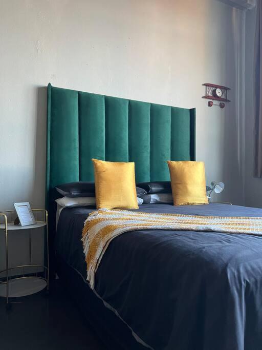 Homely And Warm Unit Apartment *