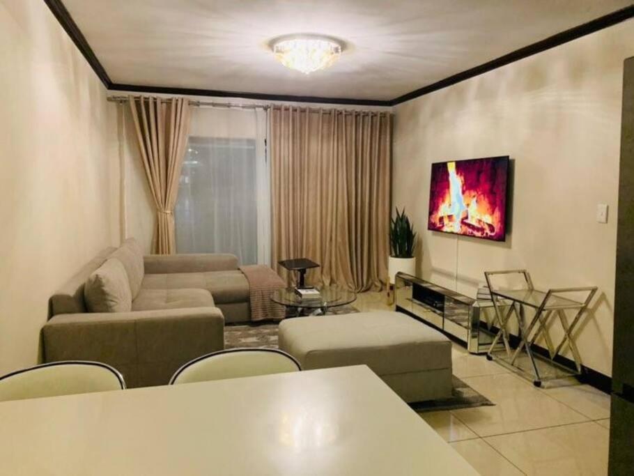 Cozy Two Bedroom Oasis In The Heart Of Fourways Sandton *