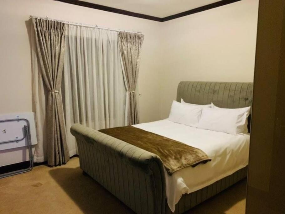 Cozy Two Bedroom Oasis In The Heart Of Fourways Sandton * Johannesburg
