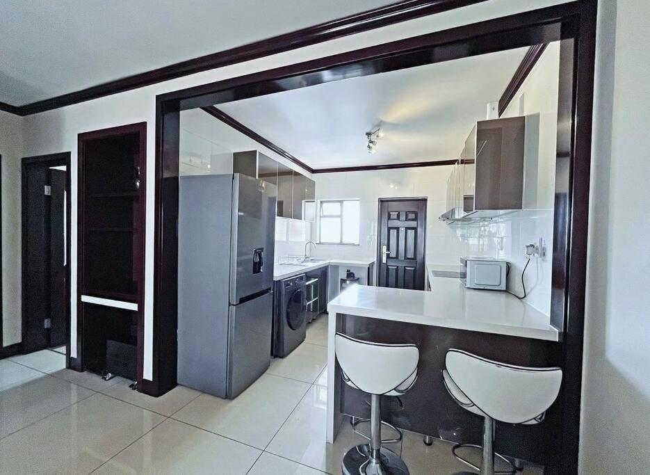 Apartment Cozy Two Bedroom Oasis In The Heart Of Fourways Sandton Johannesburg