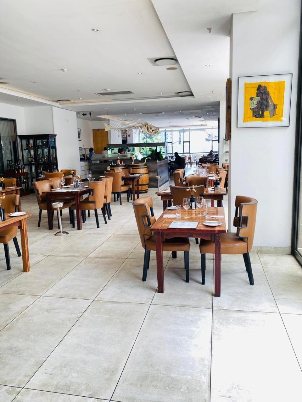 Sandton Skye Luxury Căn hộ