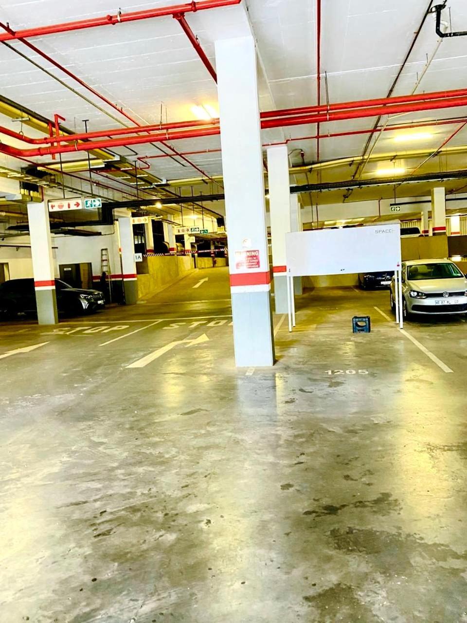 Sandton Skye Luxury Căn hộ