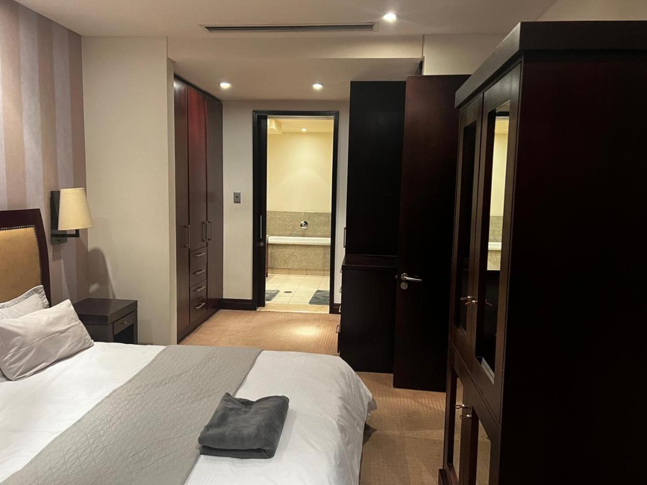 1007 At The Michelangelo Aparthotel Johannesburg