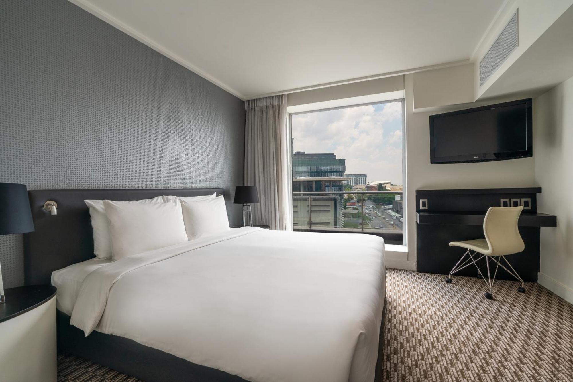 Radisson Blu Gautrain Hotel, Sandton Hotel