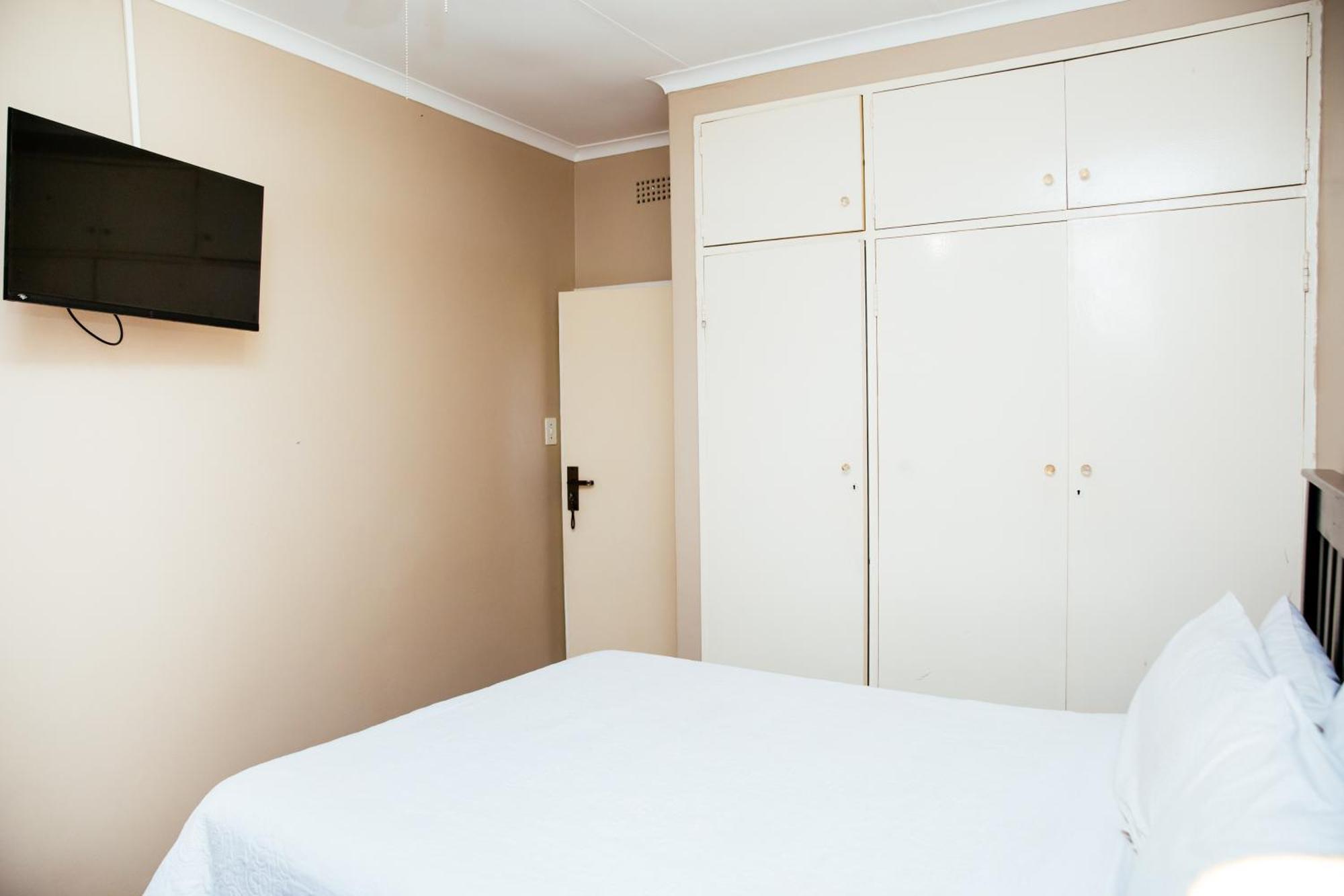 Sandton Hideout Guest house *