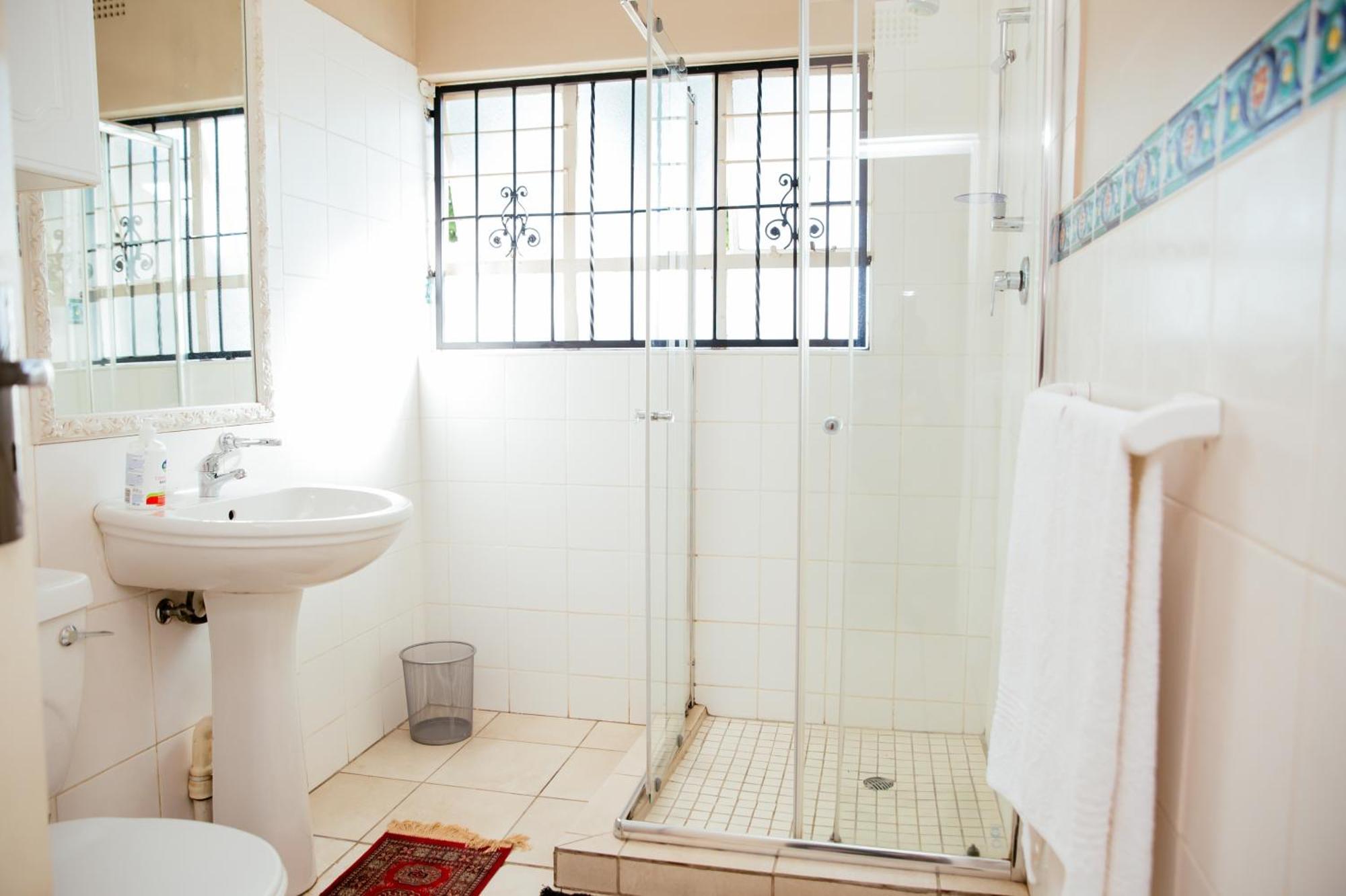 Sandton Hideout Guest house *