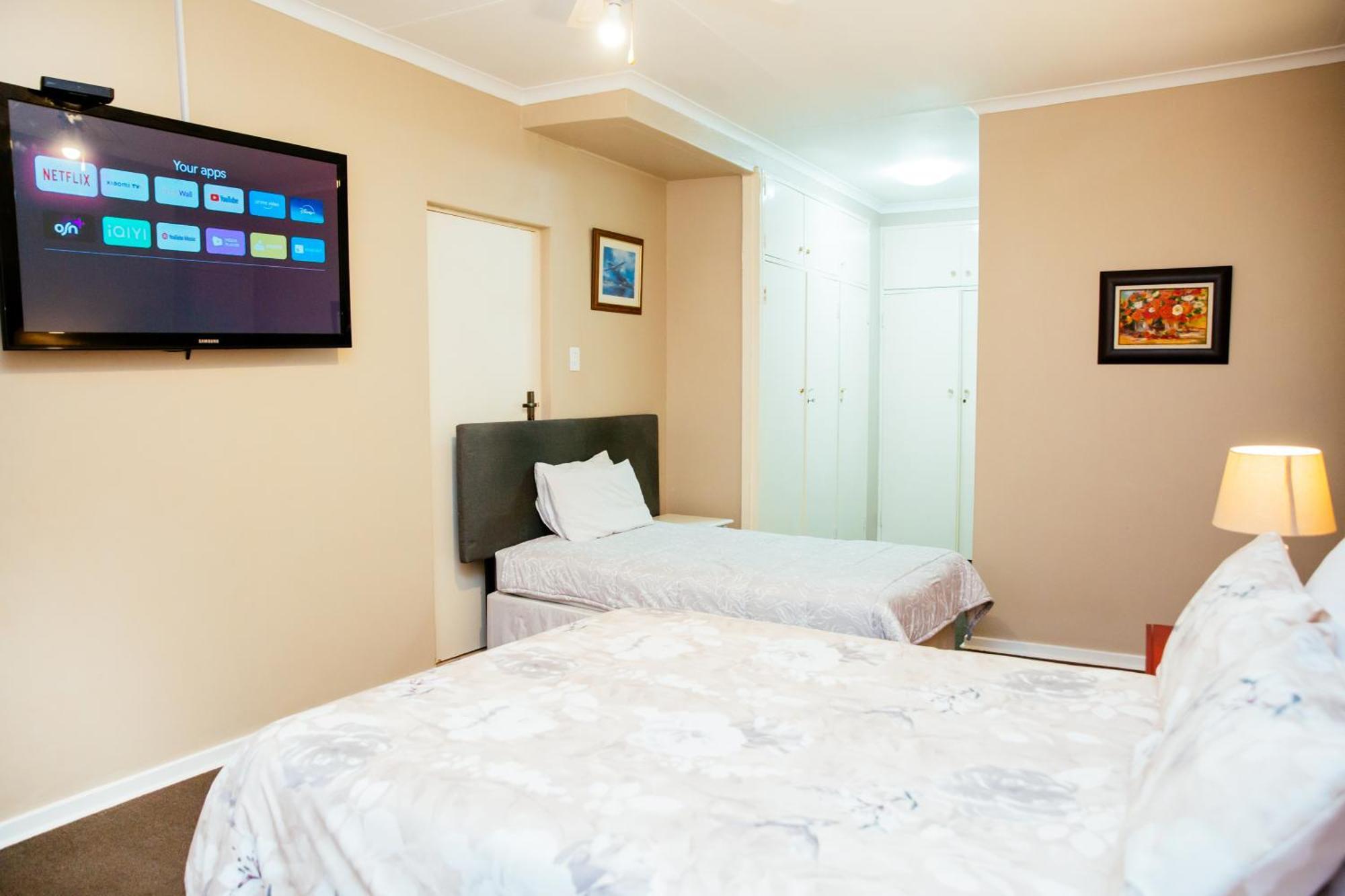 Sandton Hideout Guest house *