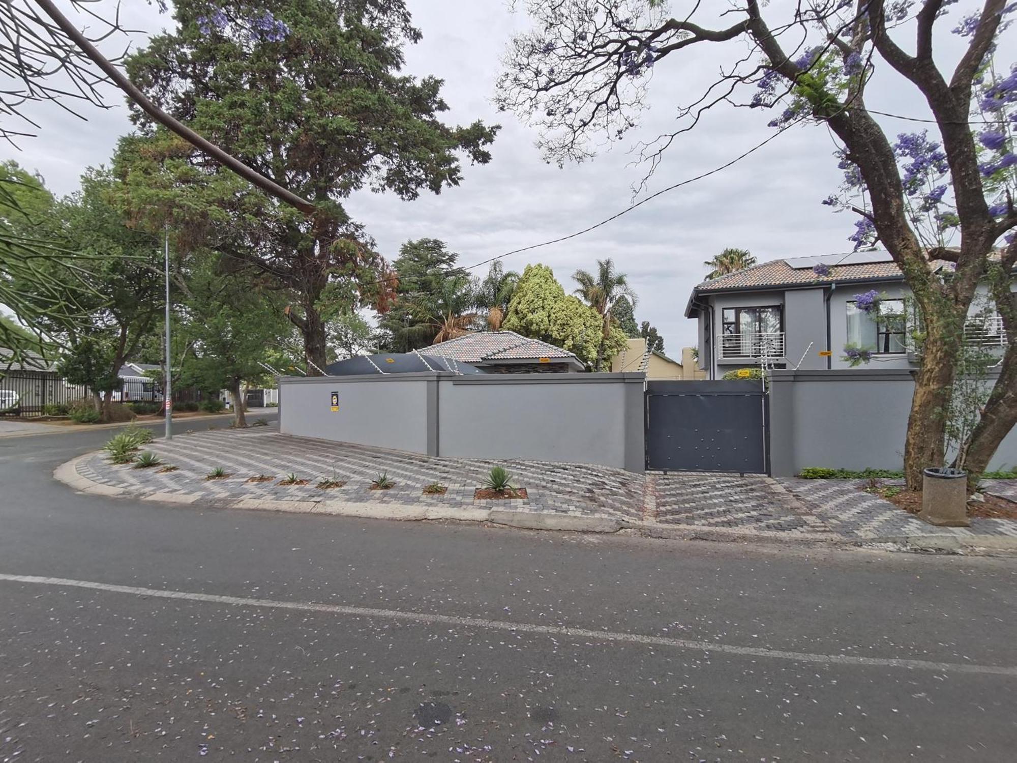 Executive 2-bedroom Serenity In Wendywood Sandton With Its Own Entrance * Johannesburg