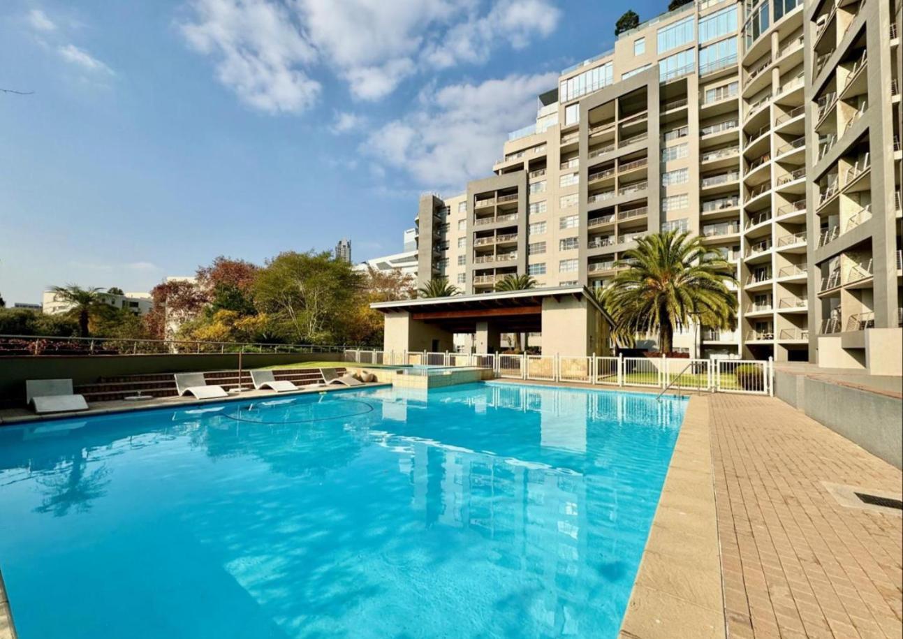 Stunning In Sandton Apartamento