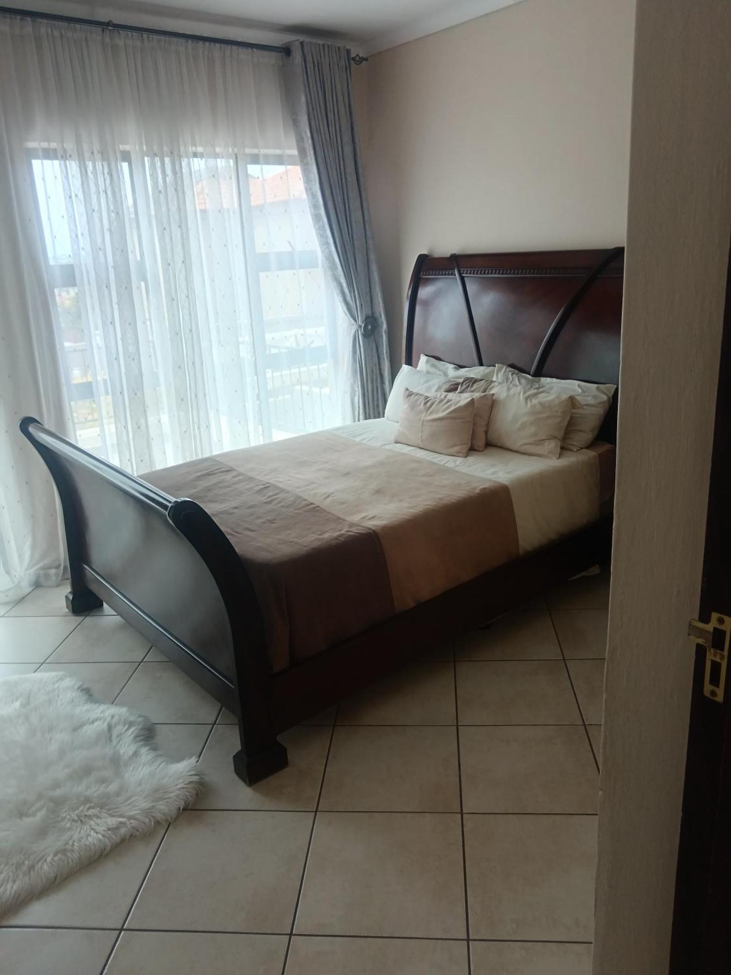 Guest In Ormonde With Balcony Johannesburg