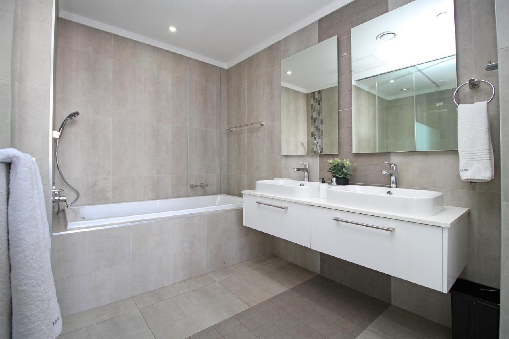 Modern Luxury Furnished In Sandton Johannesburg