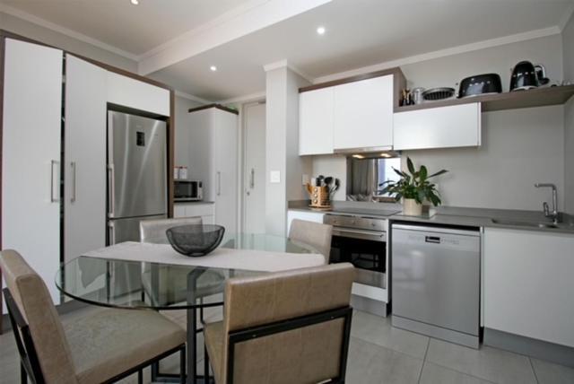 Modern Luxury Furnished In Sandton Apartment