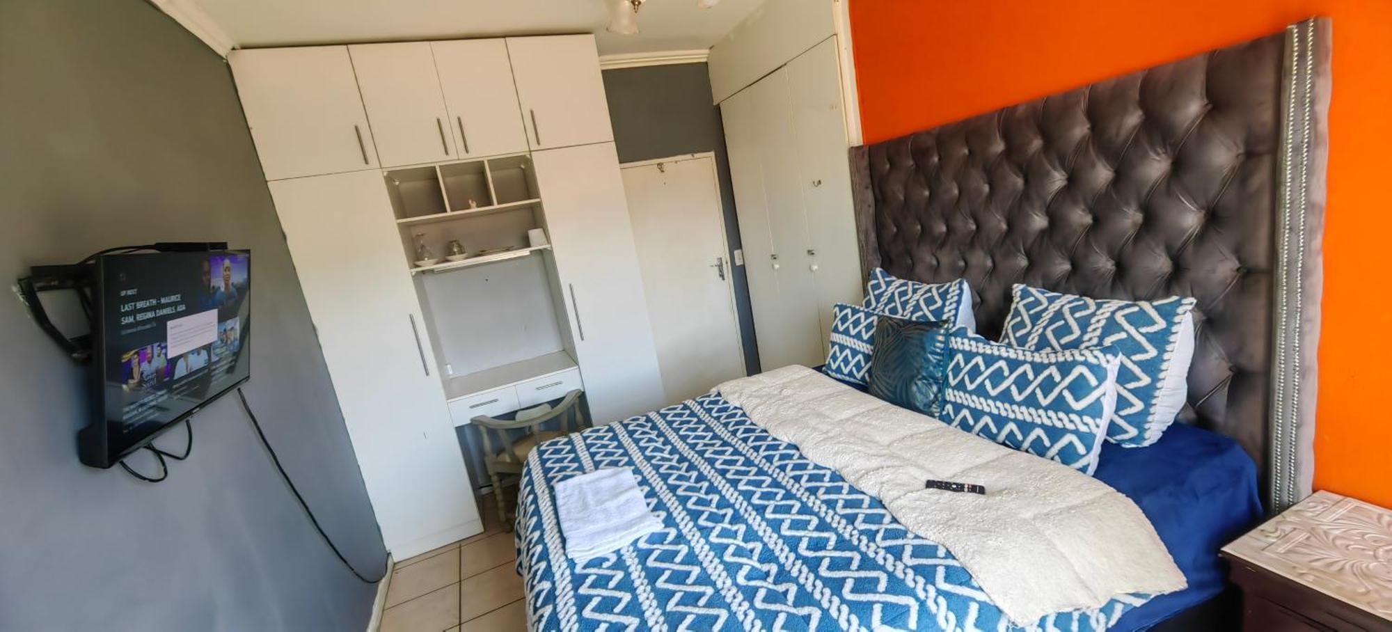 St Michael & The Queen Bed & Breakfast Johannesburg