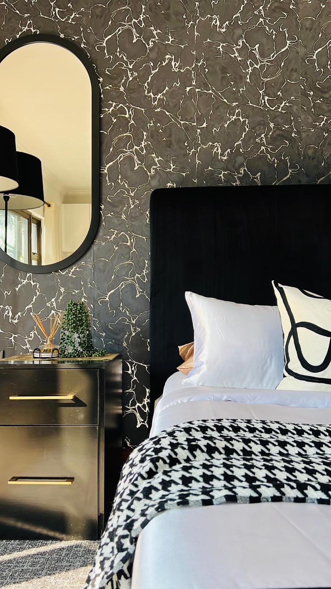 Khách sạn hẻo lánh Luxury On 489