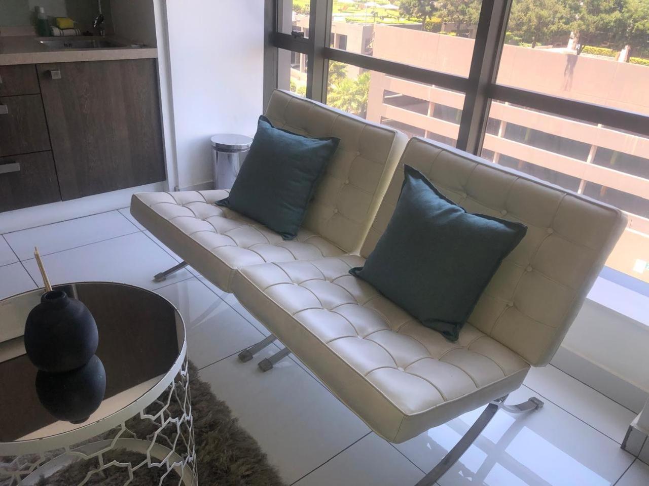 Sandton Skye 411 *