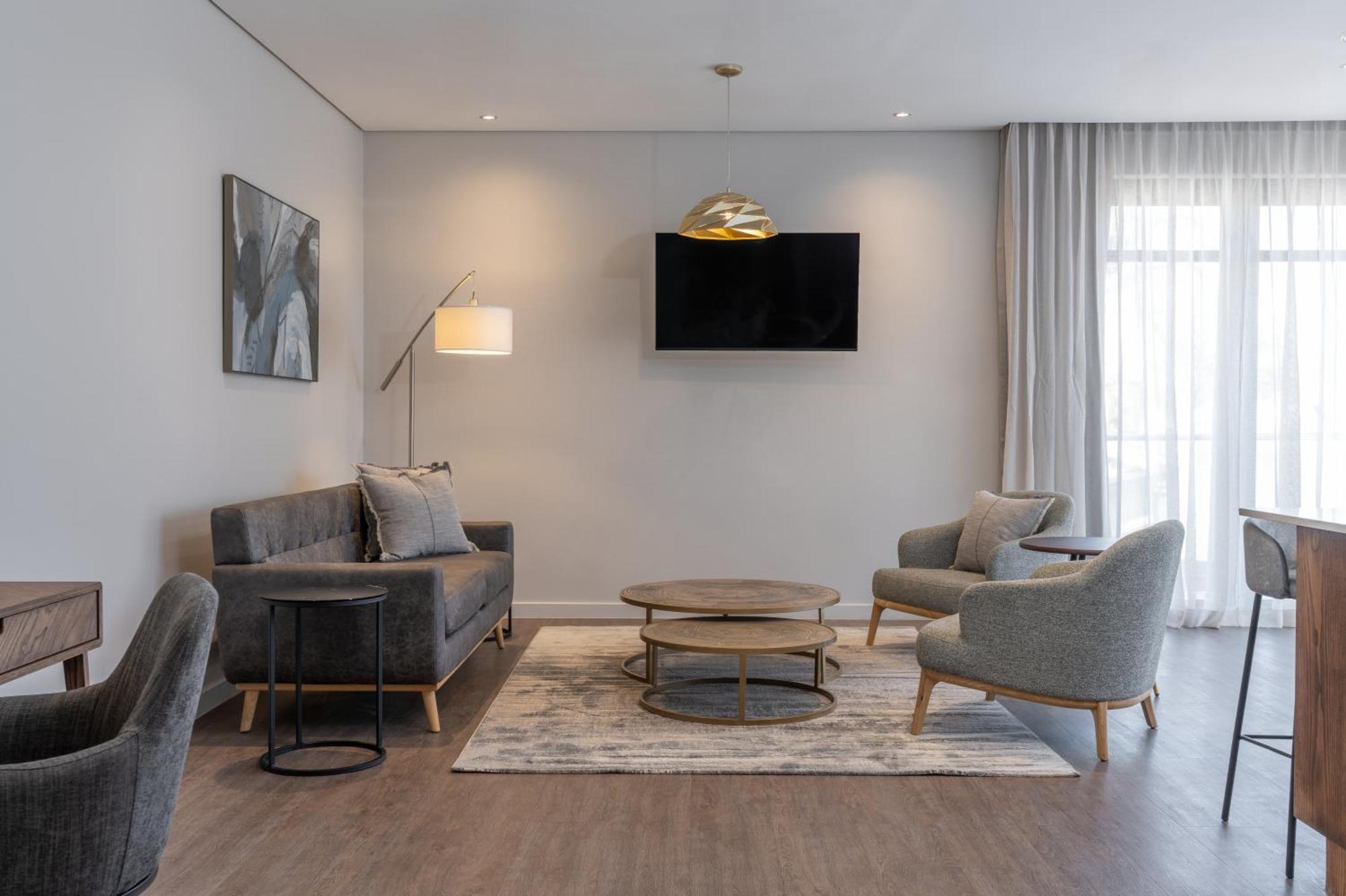Hotel Radisson And Convention Centre Or Tambo Airport 2*