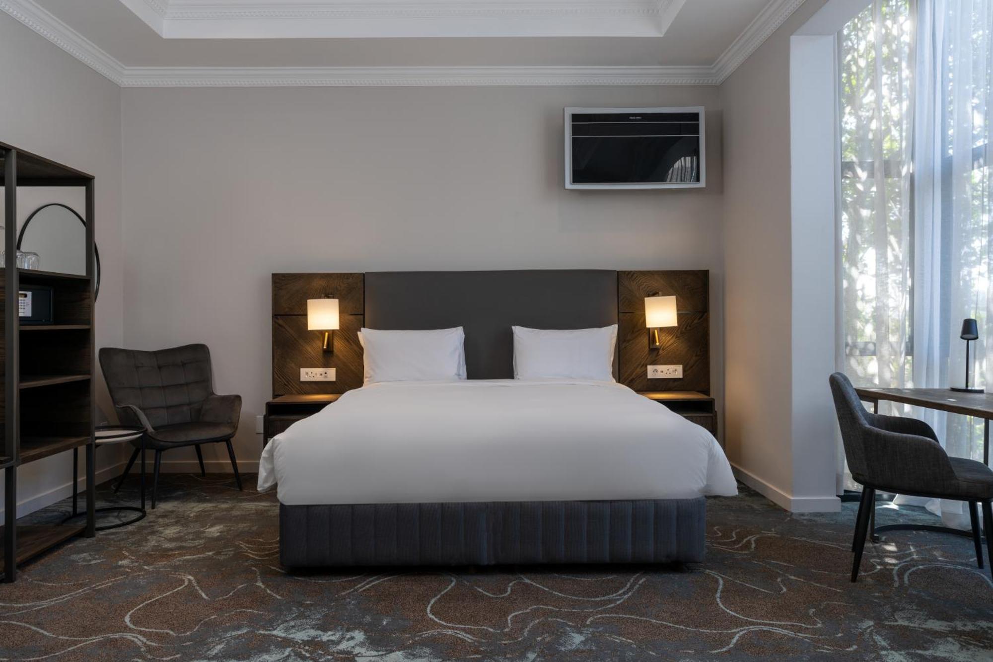 Radisson And Convention Centre Or Tambo Airport Hotel 2*