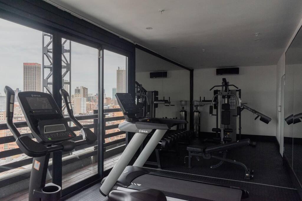 Ahead Mea - Dj Black Coffee Penthouse Apartment Johannesburg