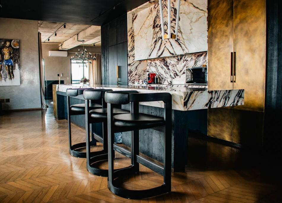 Apartment Ahead Mea - Dj Black Coffee Penthouse