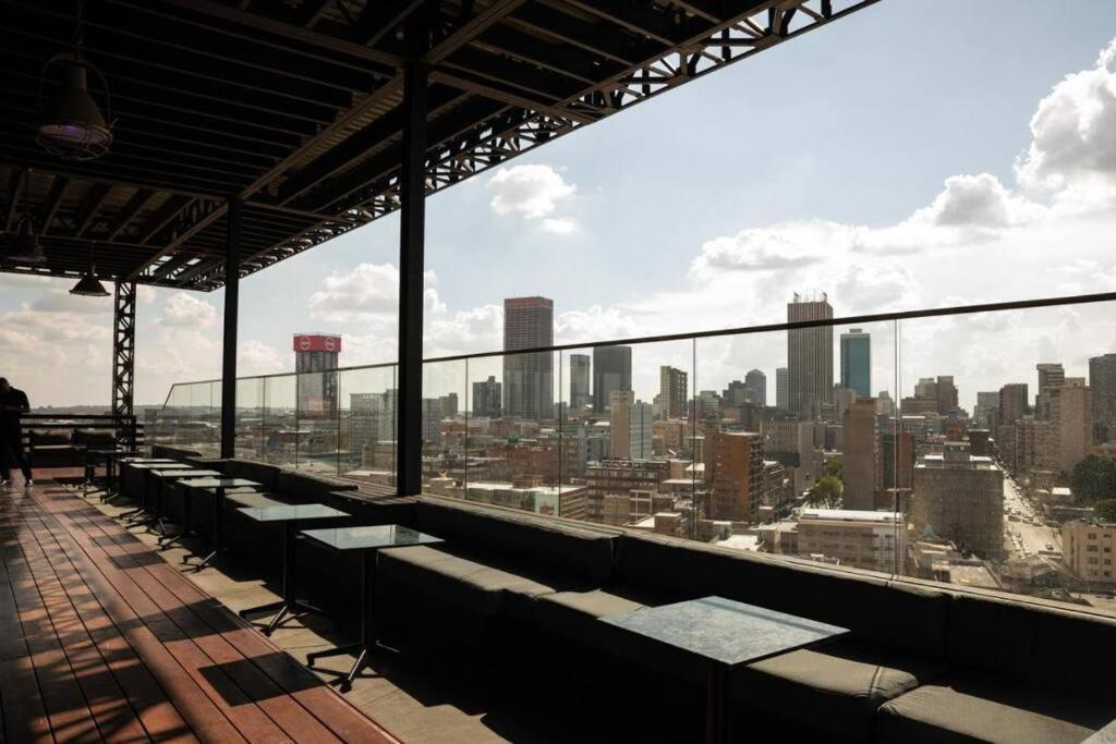 Ahead Mea - Dj Black Coffee Penthouse Apartment Johannesburg