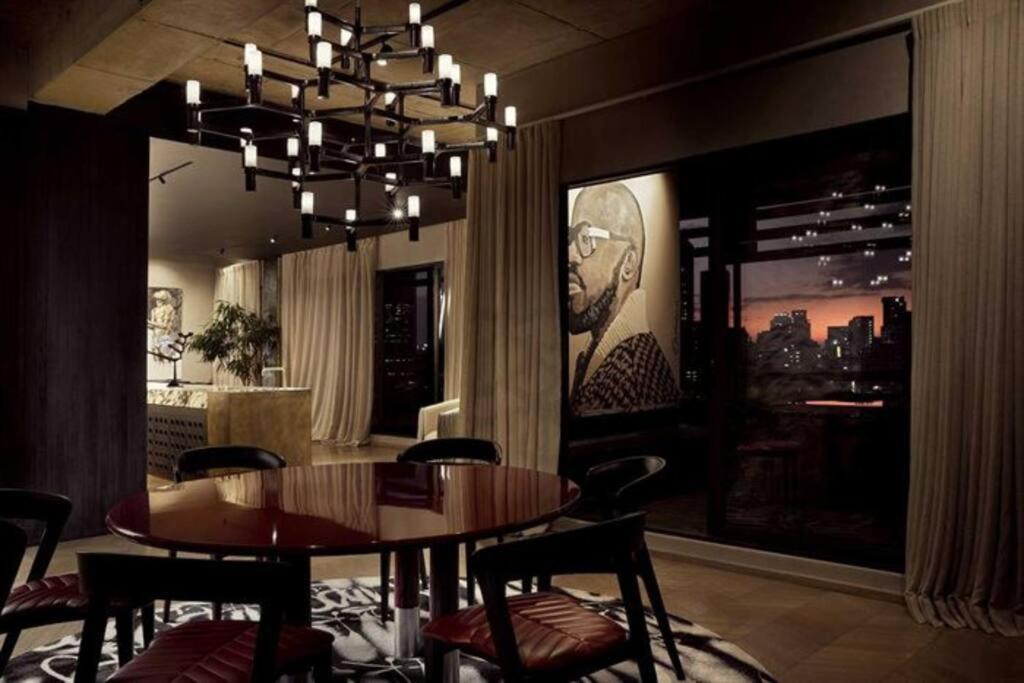 Ahead Mea - Dj Black Coffee Penthouse Apartment *