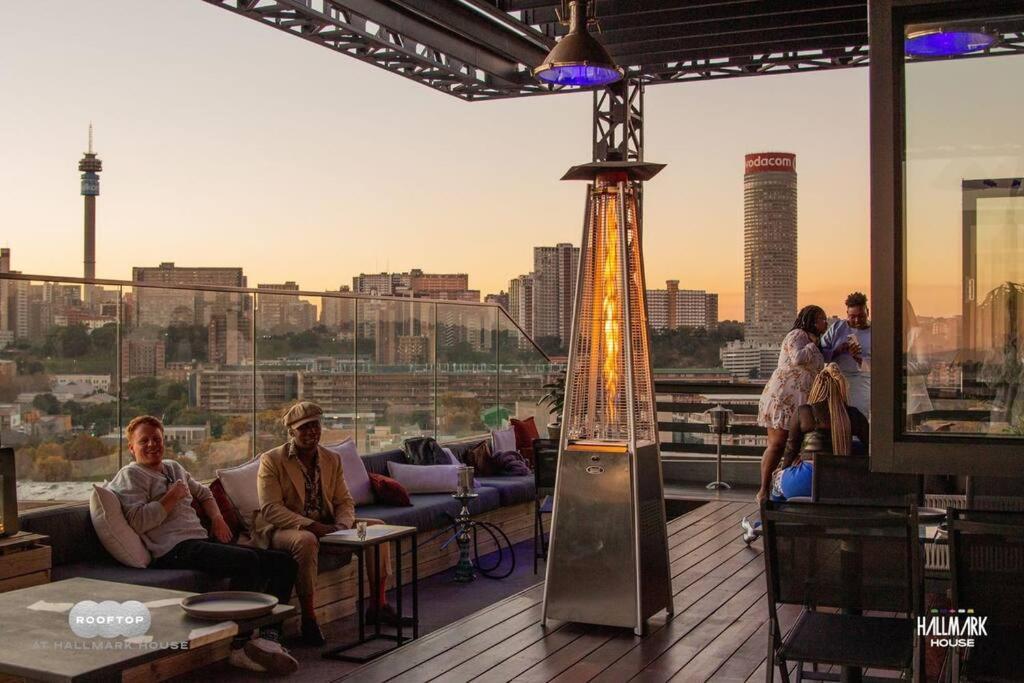 Ahead Mea - Dj Black Coffee Penthouse Apartment *