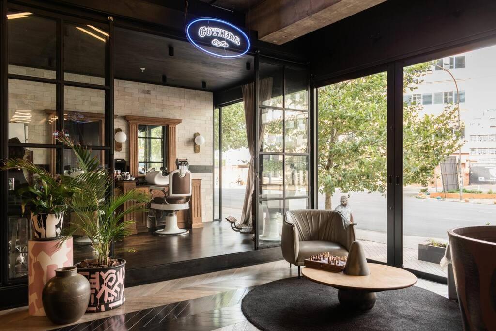 Apartment Ahead Mea - Dj Black Coffee Penthouse