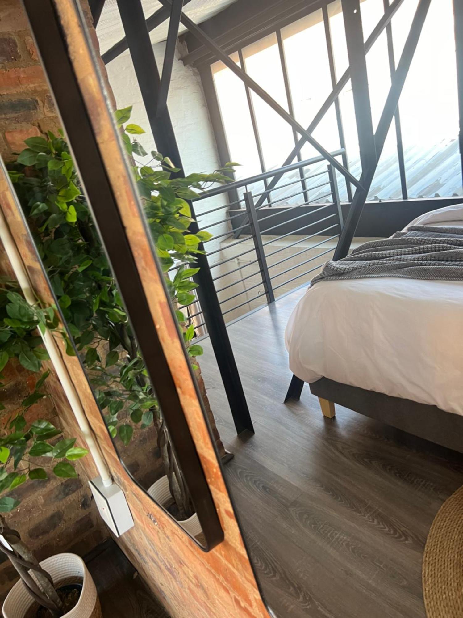 Craftsmanship Loft 344 Apartment *