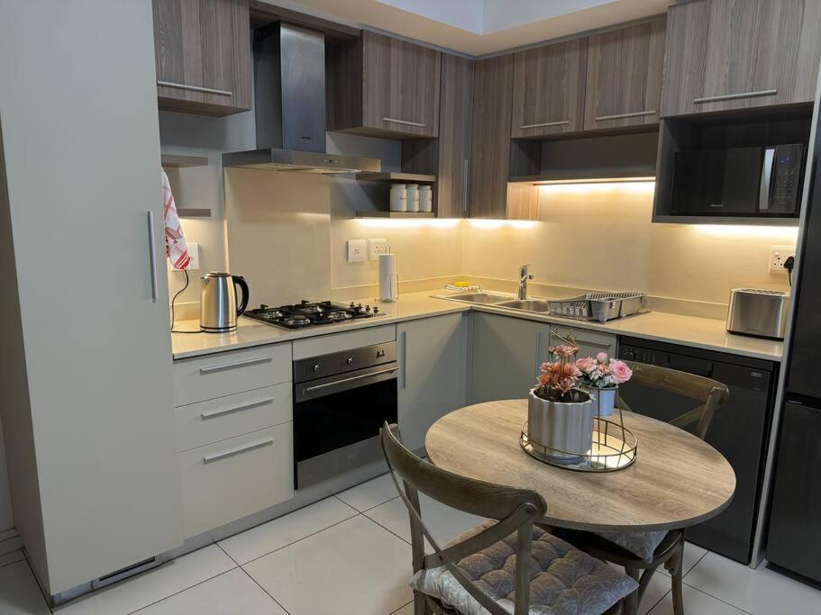 Peaceful Rosebank Gem!