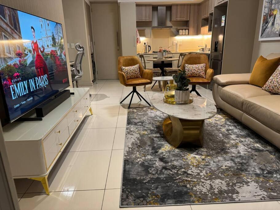 Peaceful Rosebank Gem! Apartment Johannesburg