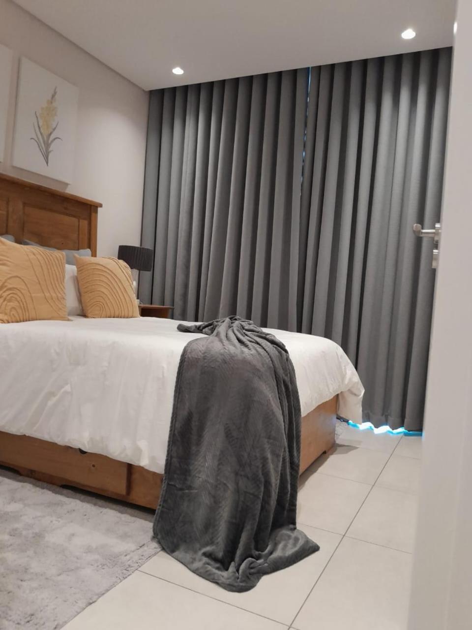 222 Terrace Sandton Gate Luxury * Johannesburg