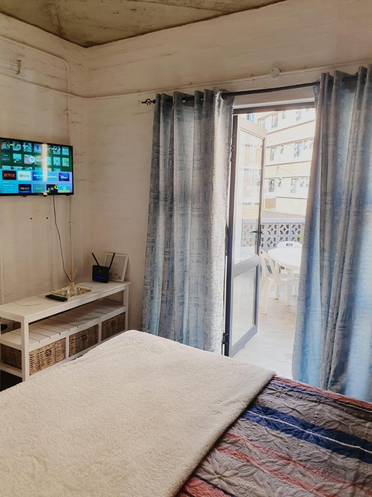 Apartamento Poolside Escape In Maboneng Joanesburgo