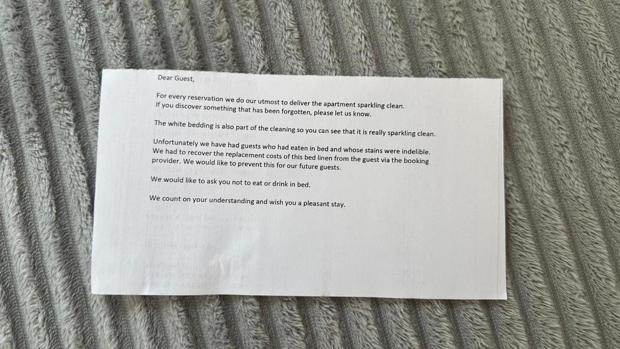 Living 119 - Fibre Wifi, Washing Machine & Sunny Balcony Apartment