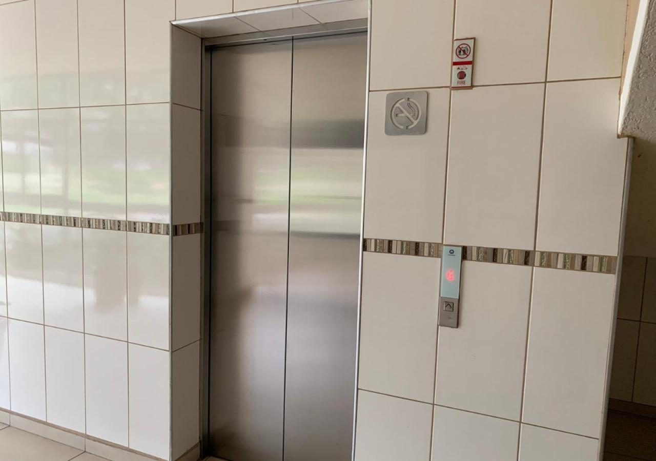 Luxurious 3-bedroom Sandton Retreat At 7 Alice Lane * Johannesburg