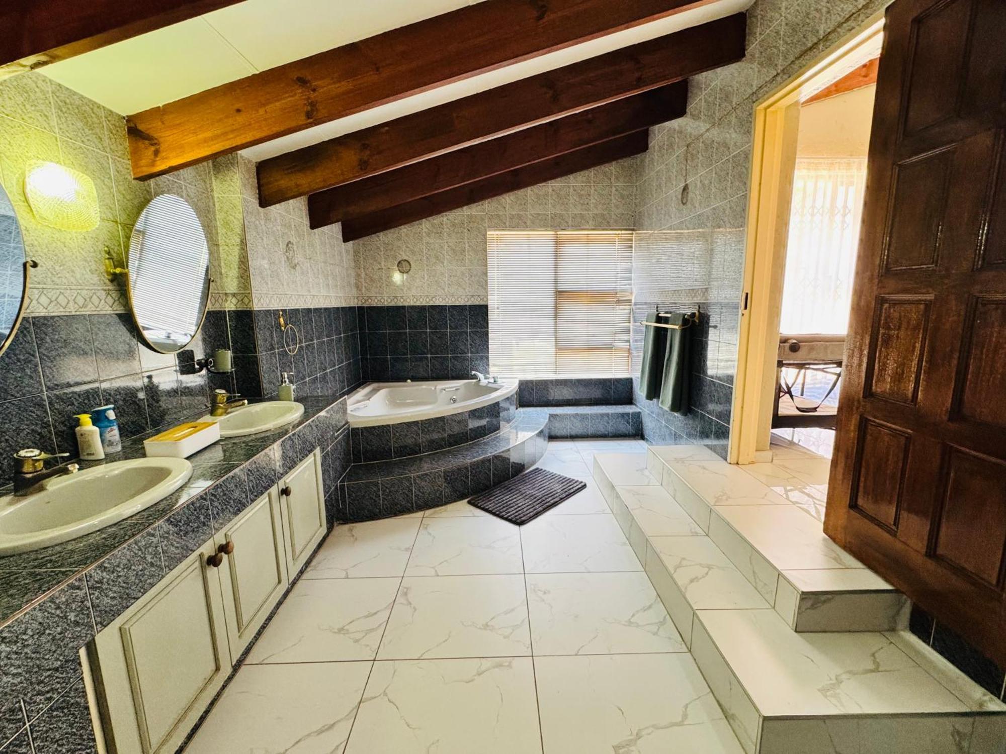 Luxury Sandton Villa *