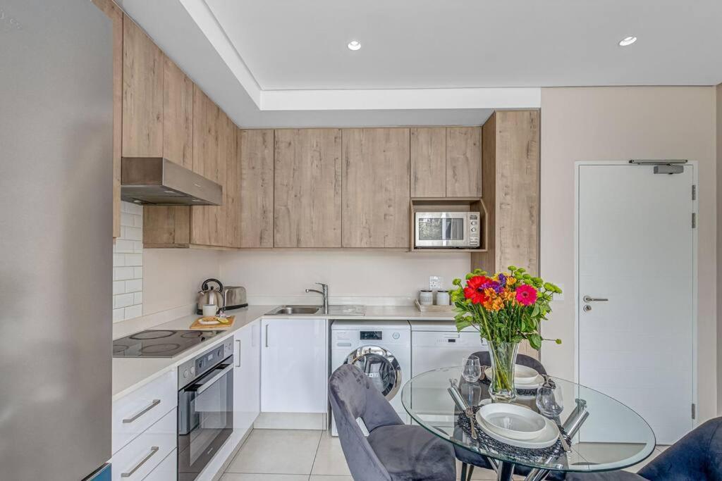 Apartment The Terrace 2 Bed - Sandton Gate *