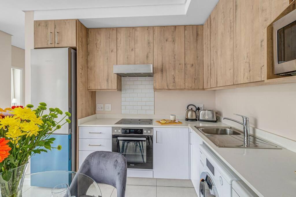 The Terrace 2 Bed - Sandton Gate Apartment Johannesburg