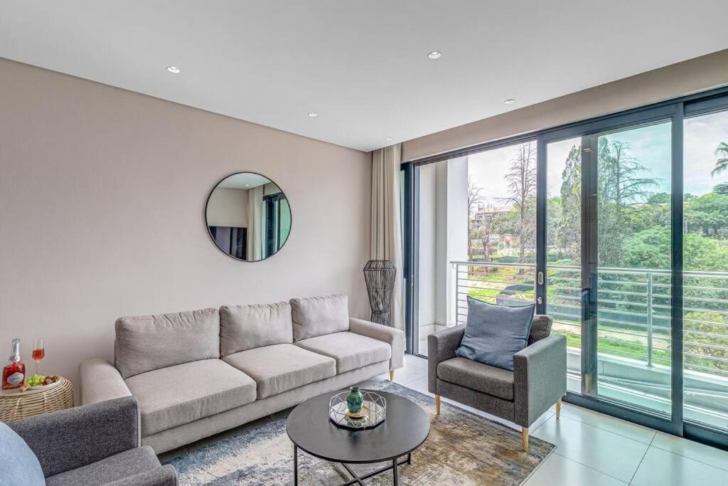 The Terrace 2 Bed - Sandton Gate Apartment