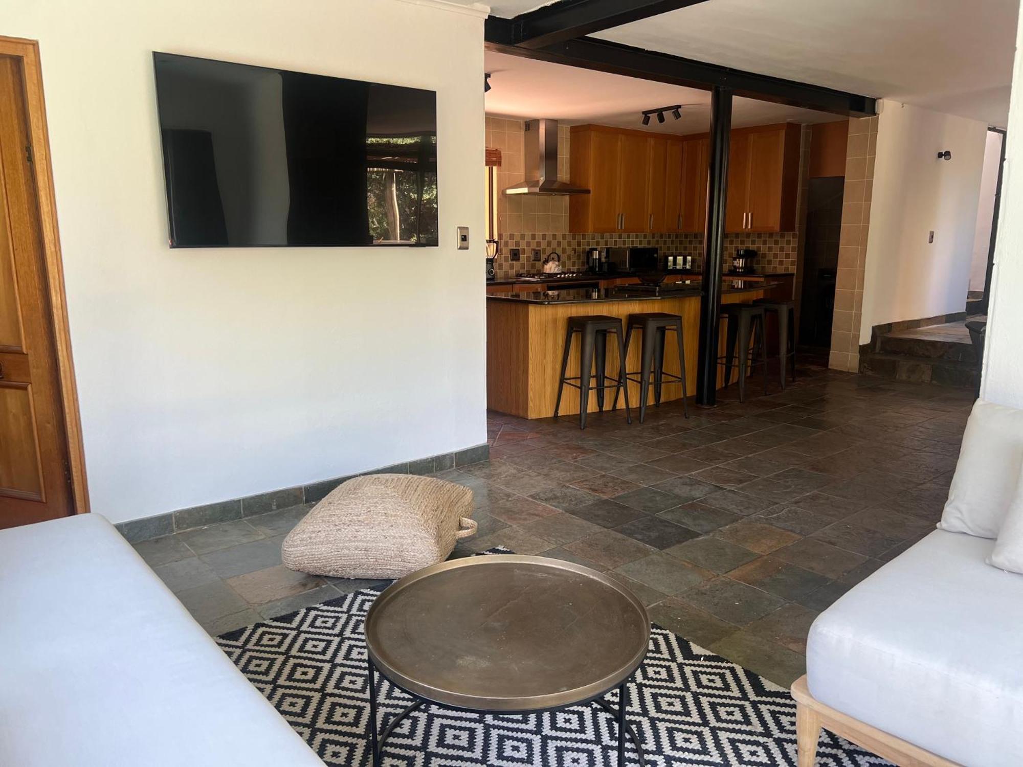 Bryanston Luxurious 5-bed * Johannesburg