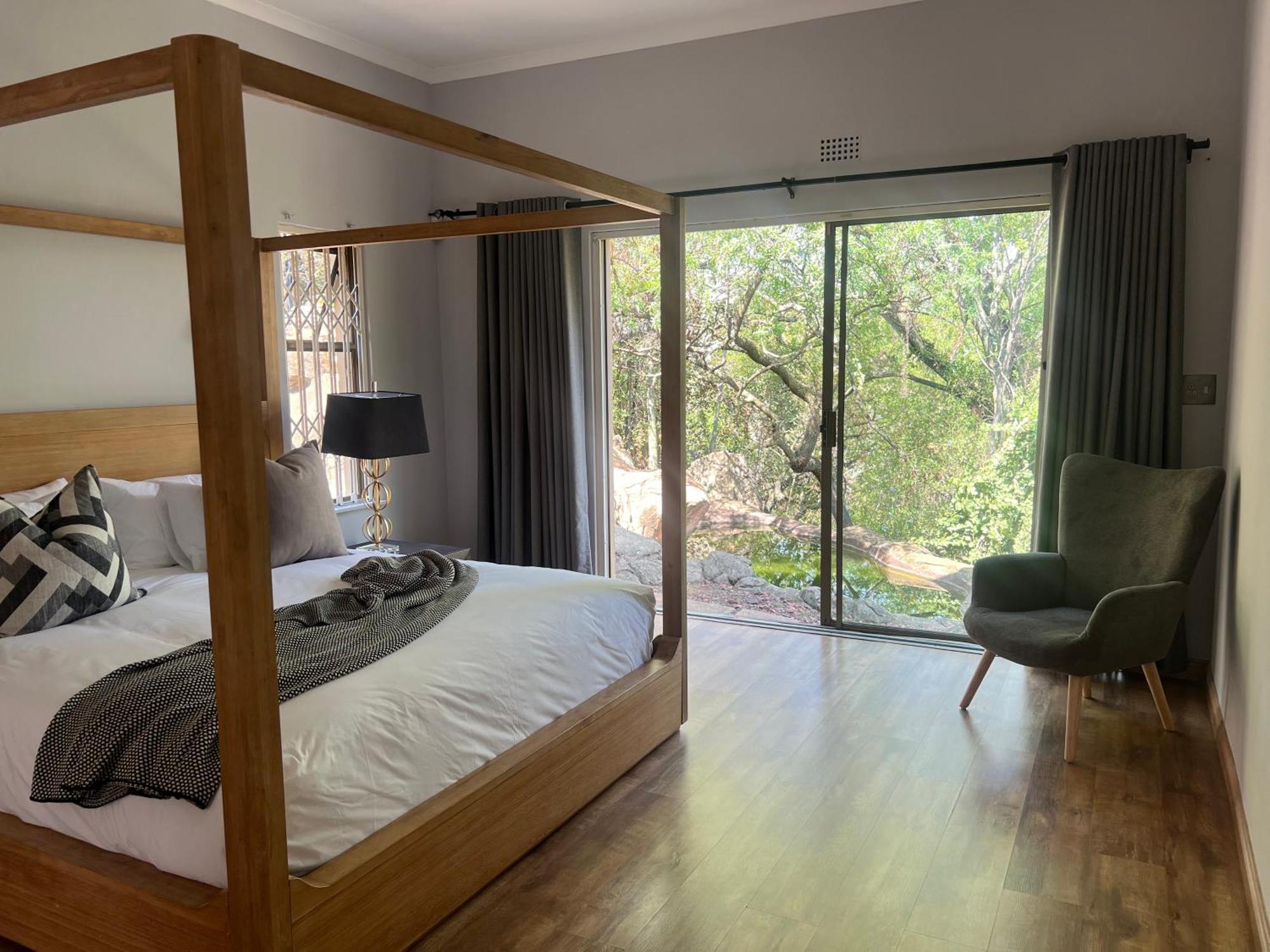 Bryanston Luxurious 5-bed *