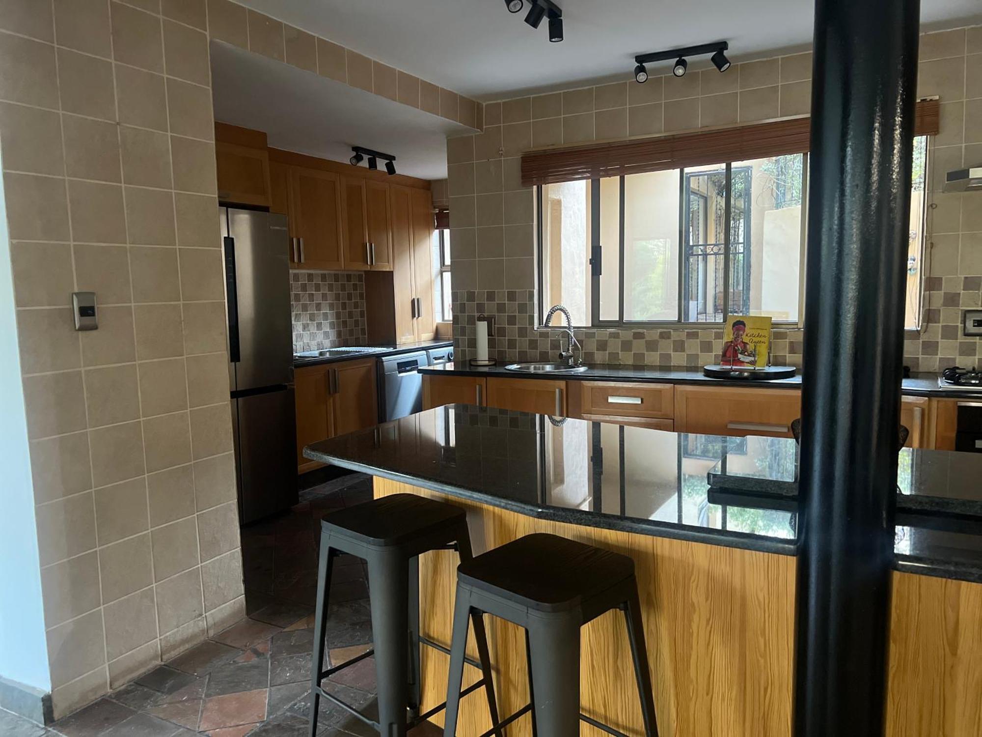 Bryanston Luxurious 5-bed * Johannesburg