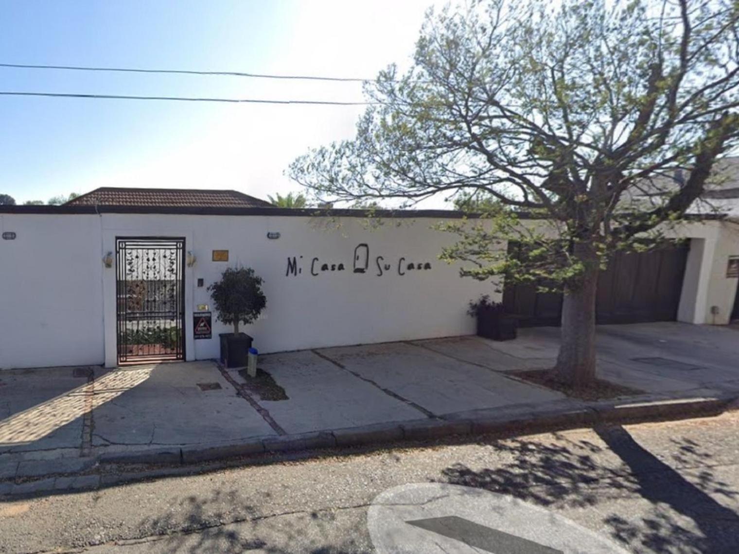 Guest house Micasa Sucasa Melville *