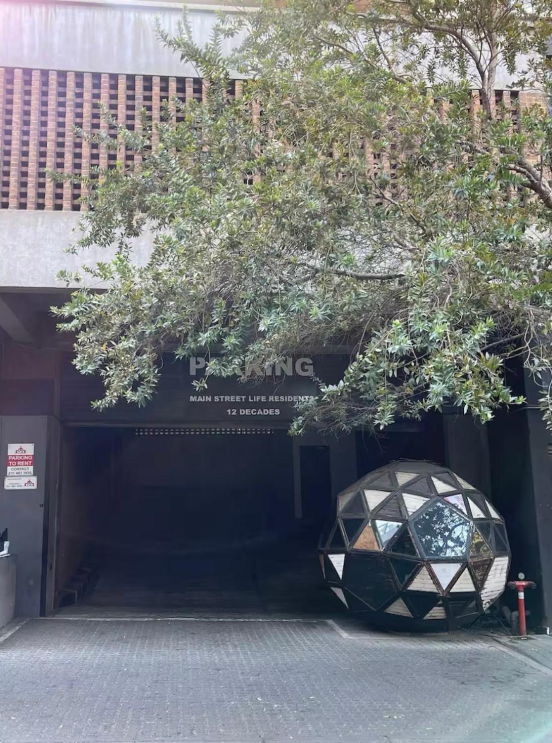 Solo Or Couples In The Heart Of Maboneng Apartment