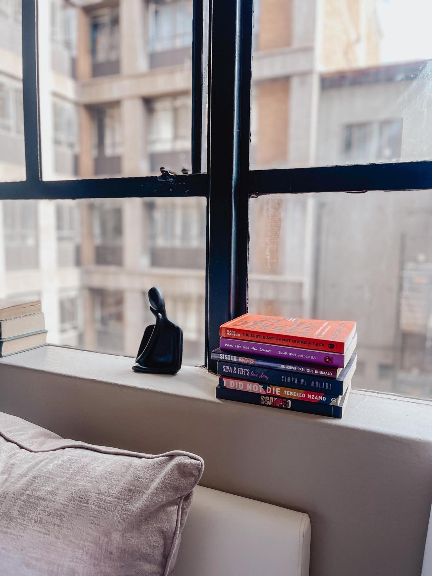Apartment Solo Or Couples In The Heart Of Maboneng Johannesburg