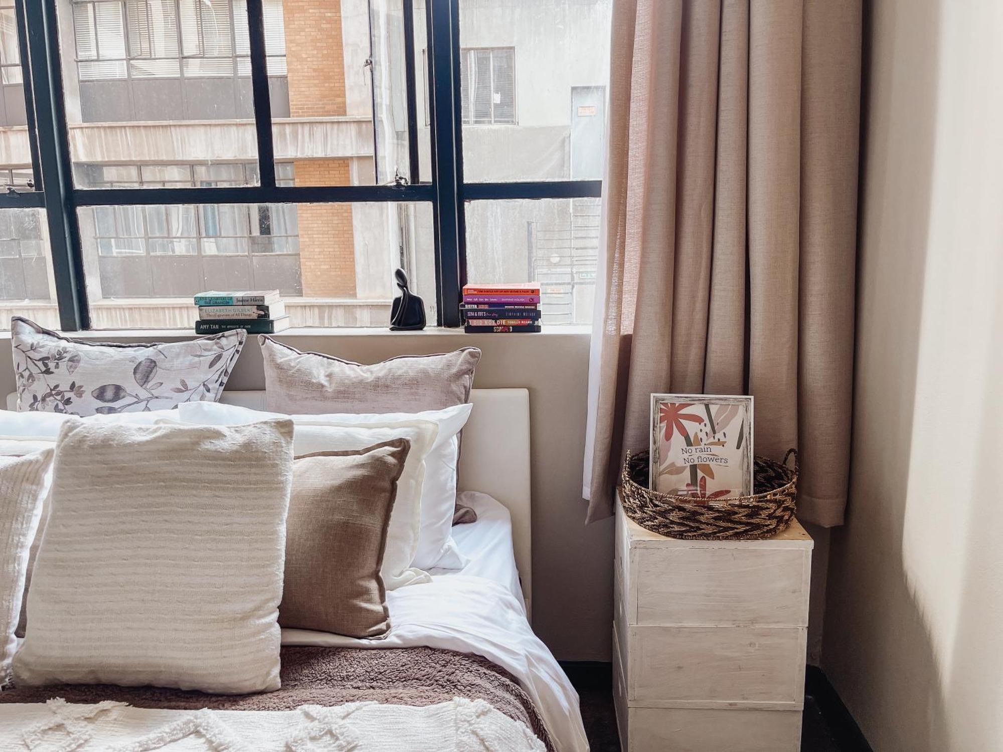 Apartment Solo Or Couples In The Heart Of Maboneng Johannesburg