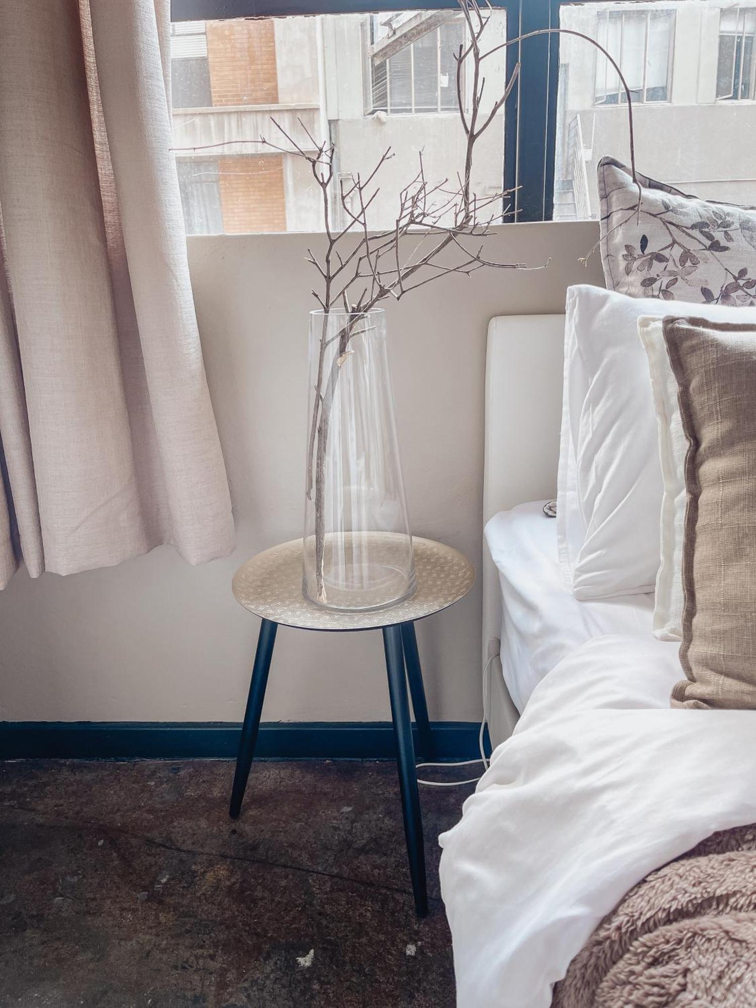 Solo Or Couples In The Heart Of Maboneng Apartment