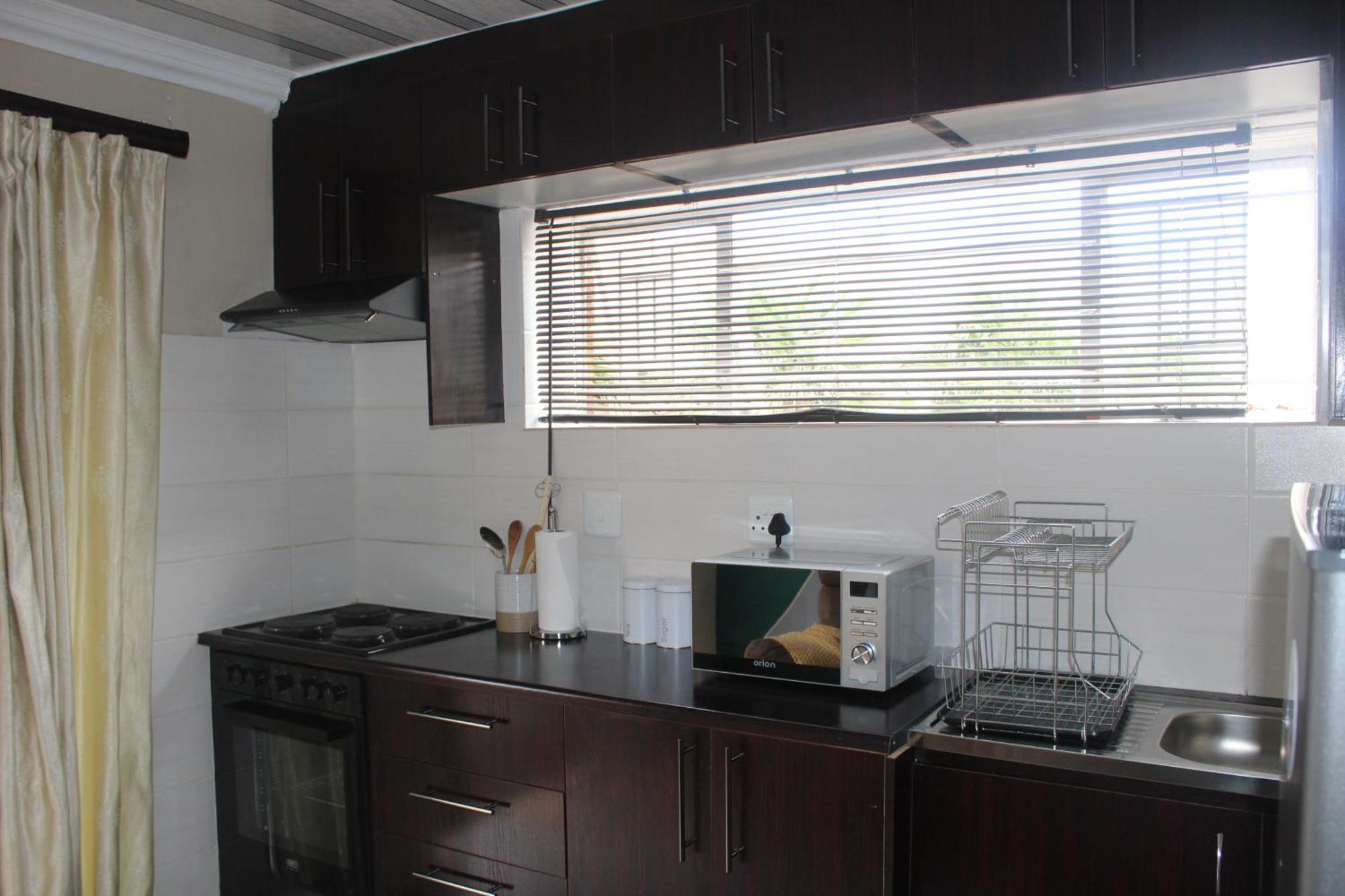 Veelux Self Catering Apartment-wifi-netflix * Johannesburg