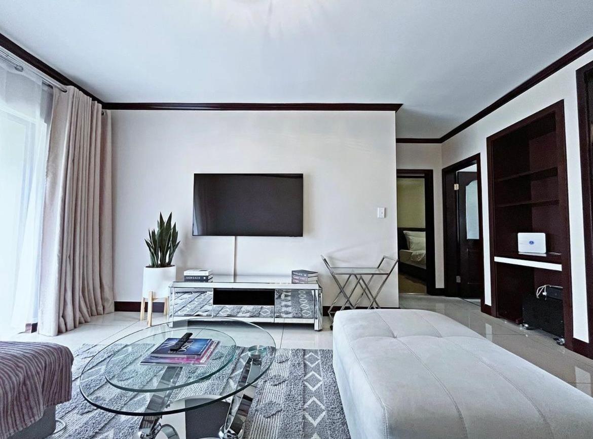 Apartment Cozy Two Bedroom Oasis In The Heart Of Fourways Sandton *