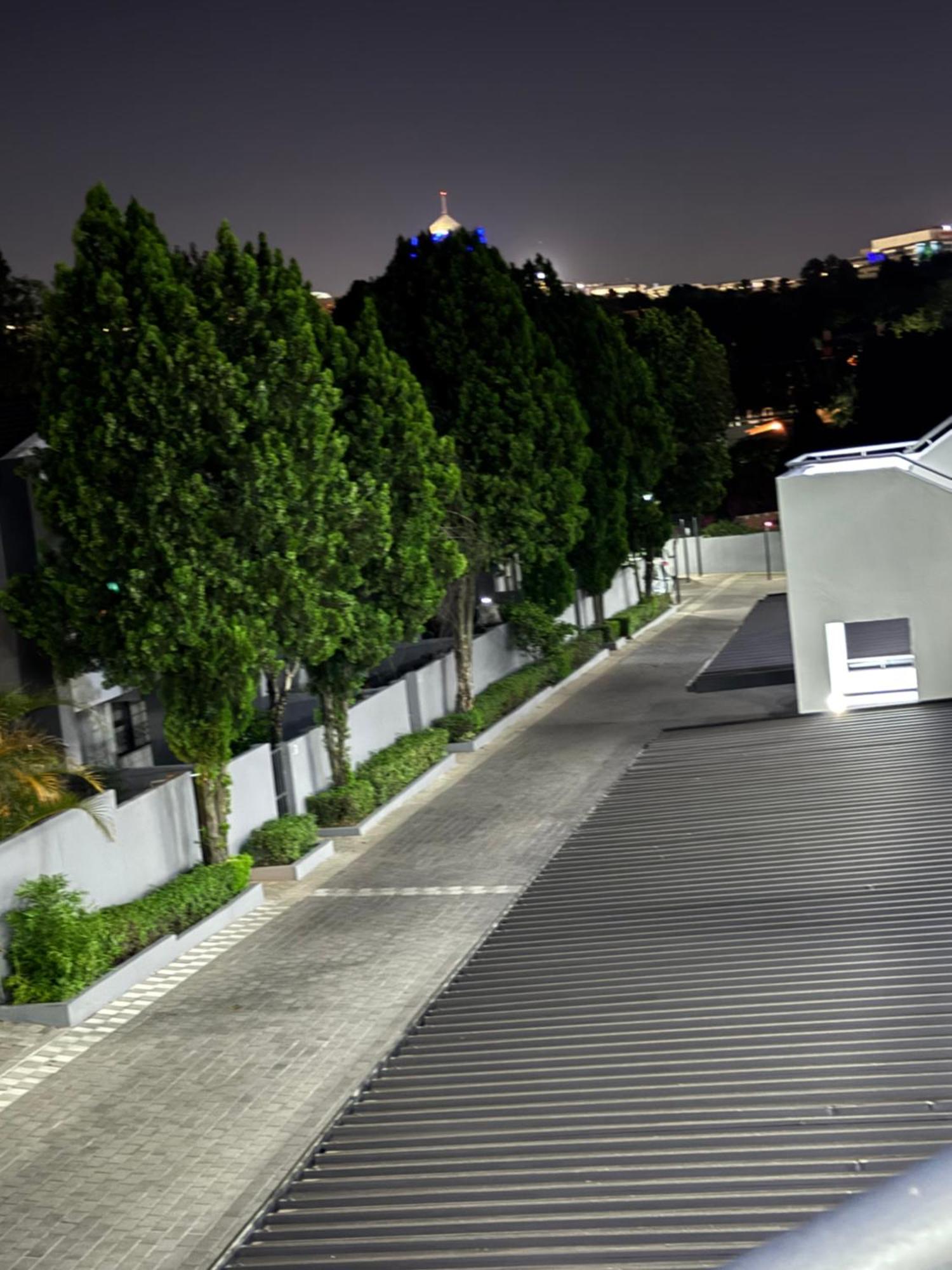 Apartment Live In Sandton Johannesburg